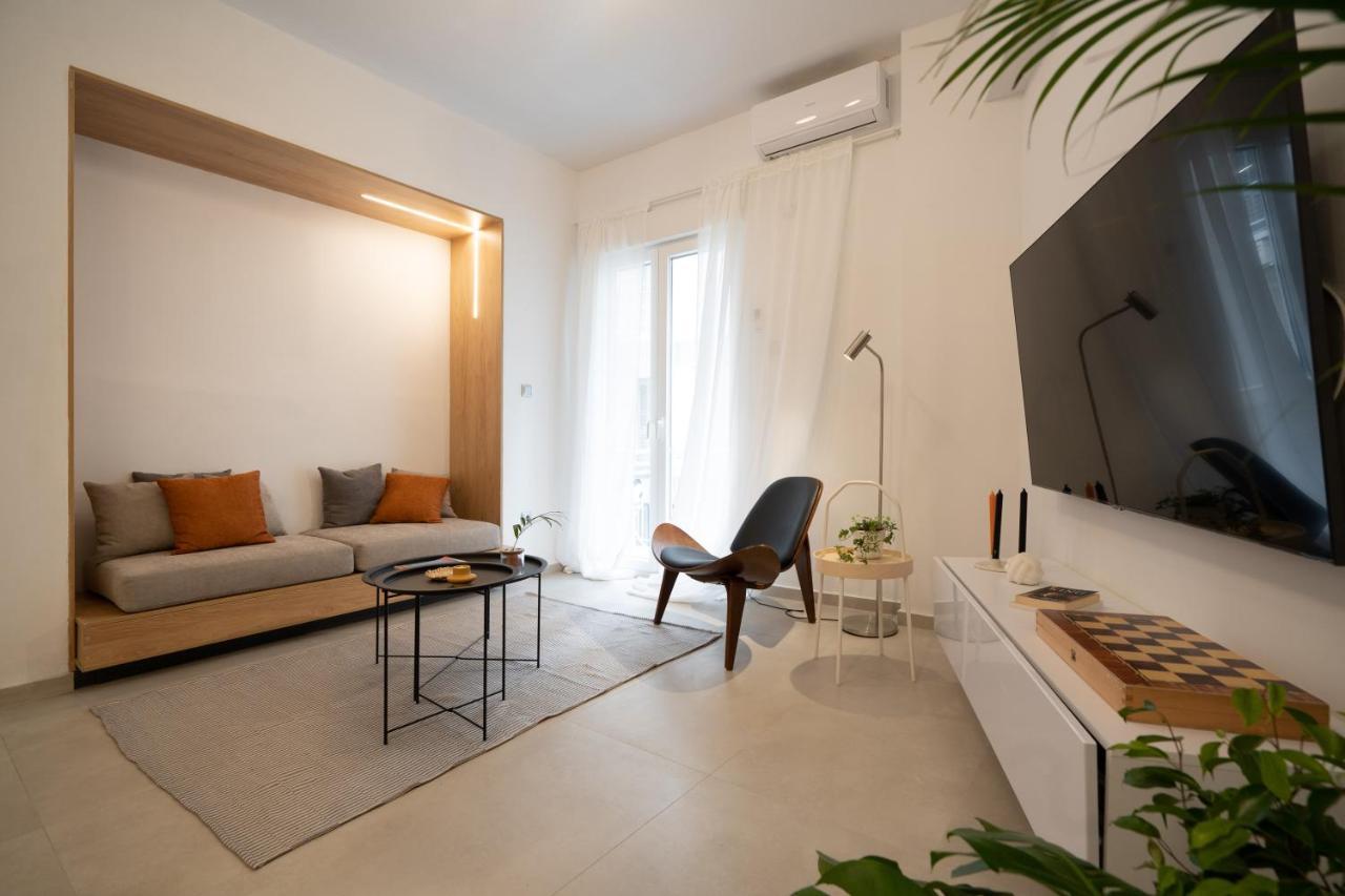 2br - Central Location